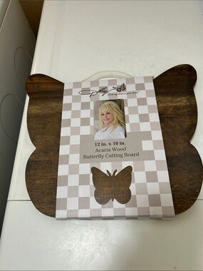 Dollcake Brown Acacia Wood Butterfly Cutting Board